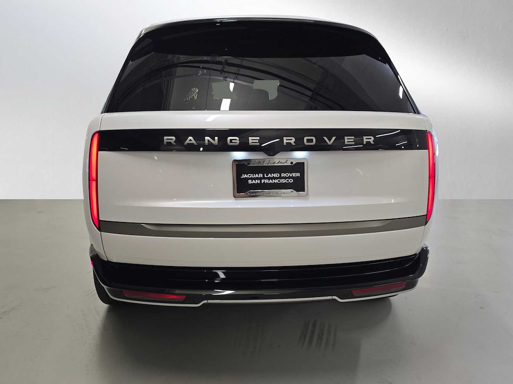 New 2025 Land Rover Range Rover SE SUV