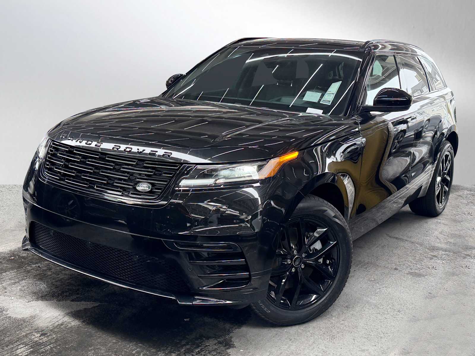2024 Land Rover Range Rover Velar Dynamic SE's photo