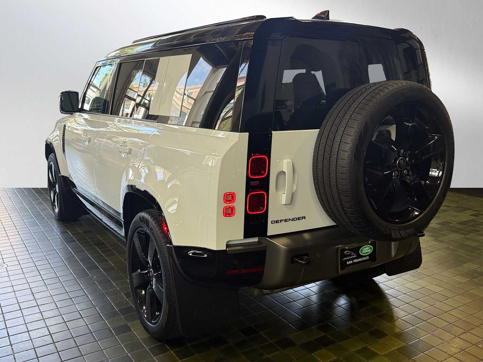 Image 3 of 2025 Land Rover Defender 110 X-Dynamic SE SUV