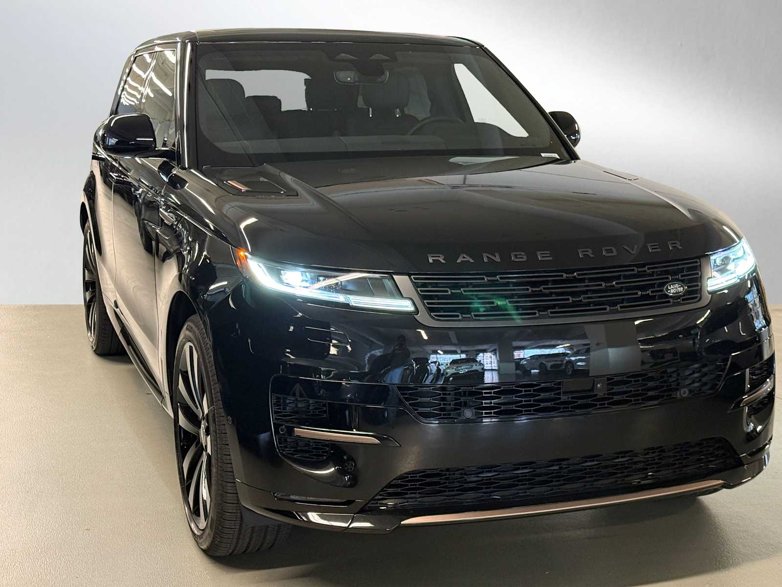 Image 7 of 2025 Land Rover Range Sport P530 Dynamic SE SUV