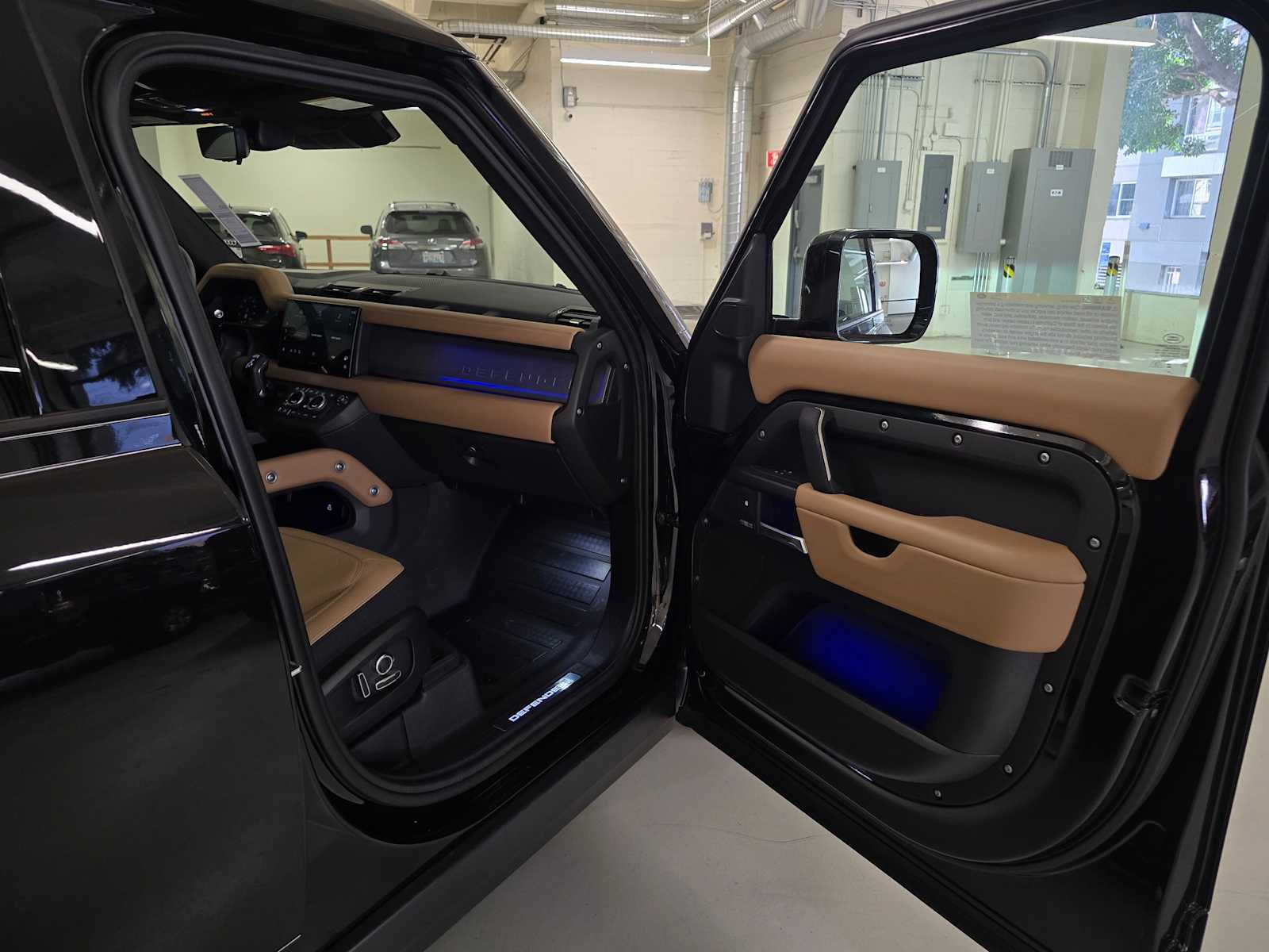 2025 Land Rover Defender X - Photo 12