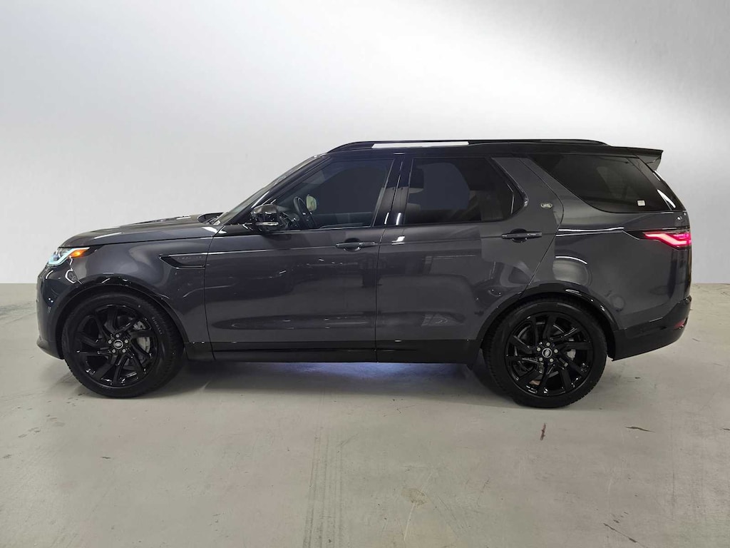 Used 2025 Land Rover Discovery P300 Dynamic SE SUV