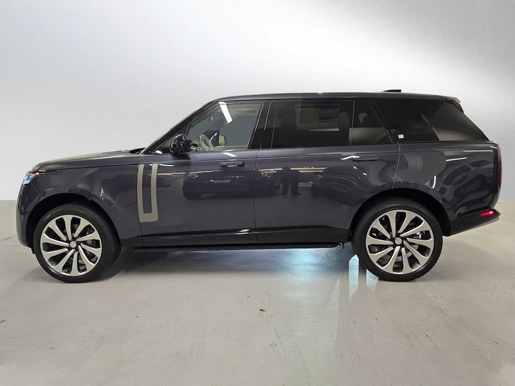 New 2025 Land Rover Range Rover SE P400 LWB 7 Seat