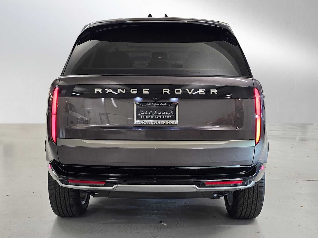 New 2025 Land Rover Range Rover SE SUV