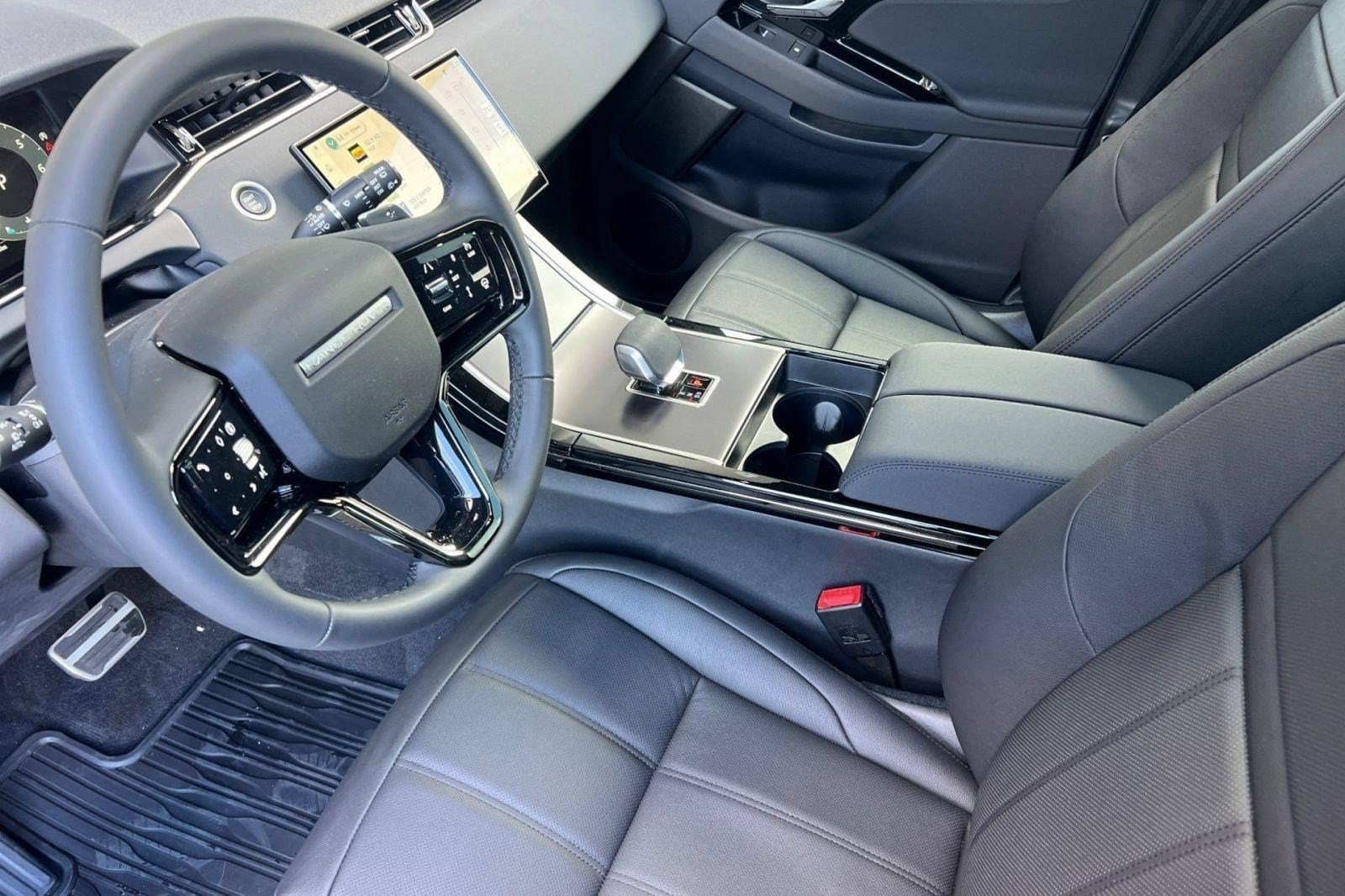 2026 Land Rover Range Rover Evoque Dynamic SE - Photo 3