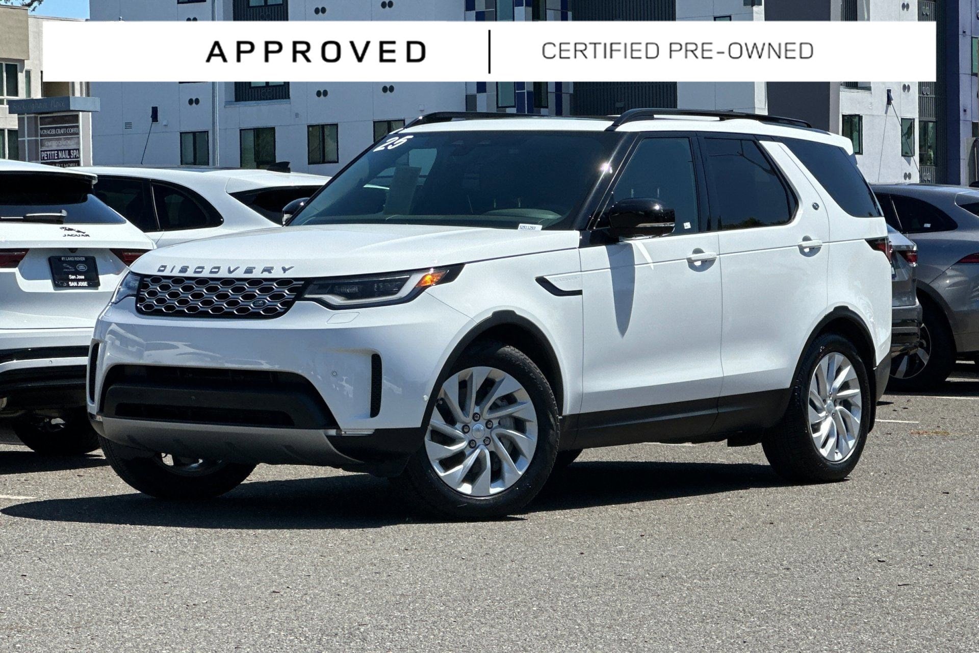 2025 Land Rover Discovery P300 S's photo
