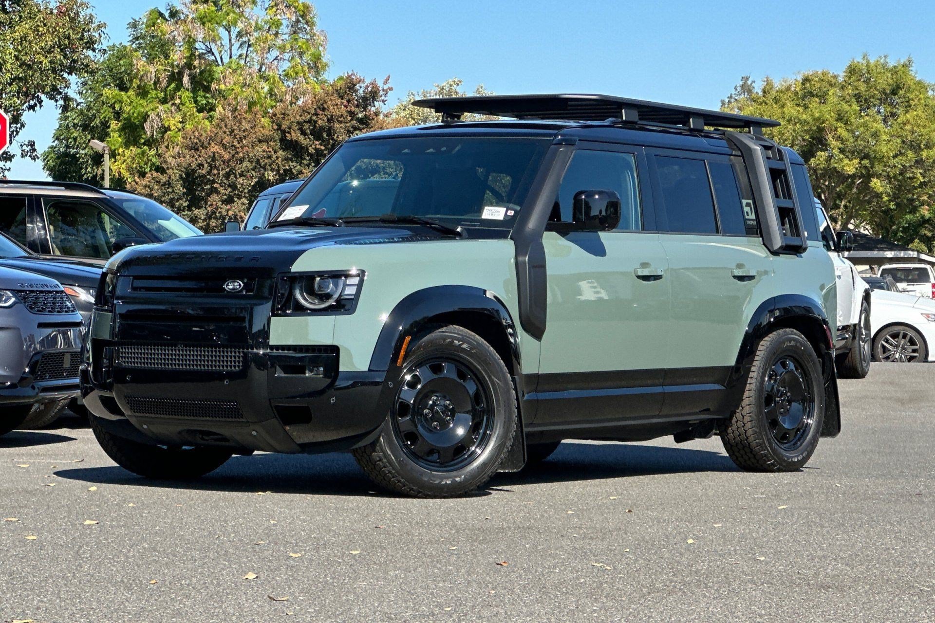 2026 Land Rover Defender 110 Defender 110 Trophy Edition - Keswick SUV