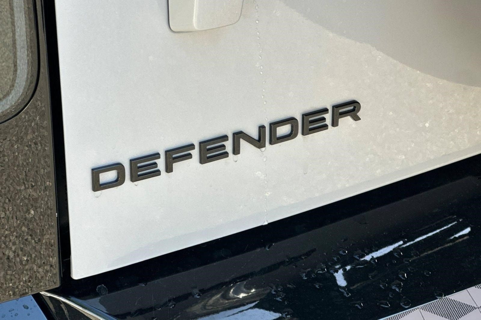 2026 Land Rover Defender X-Dynamic SE - Photo 26