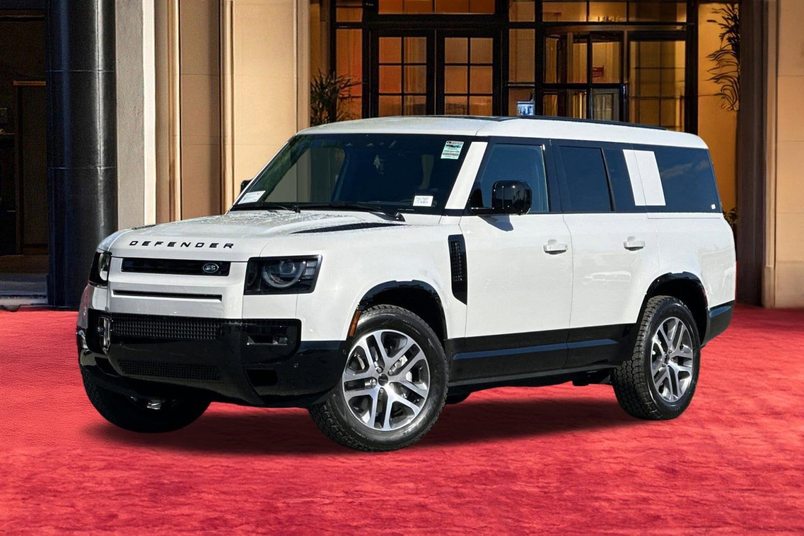 2026 Land Rover Defender 130 X-Dynamic SE P400's photo
