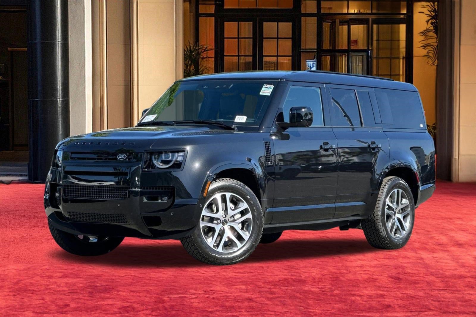 2026 Land Rover Defender 130 X-Dynamic SE P400's photo