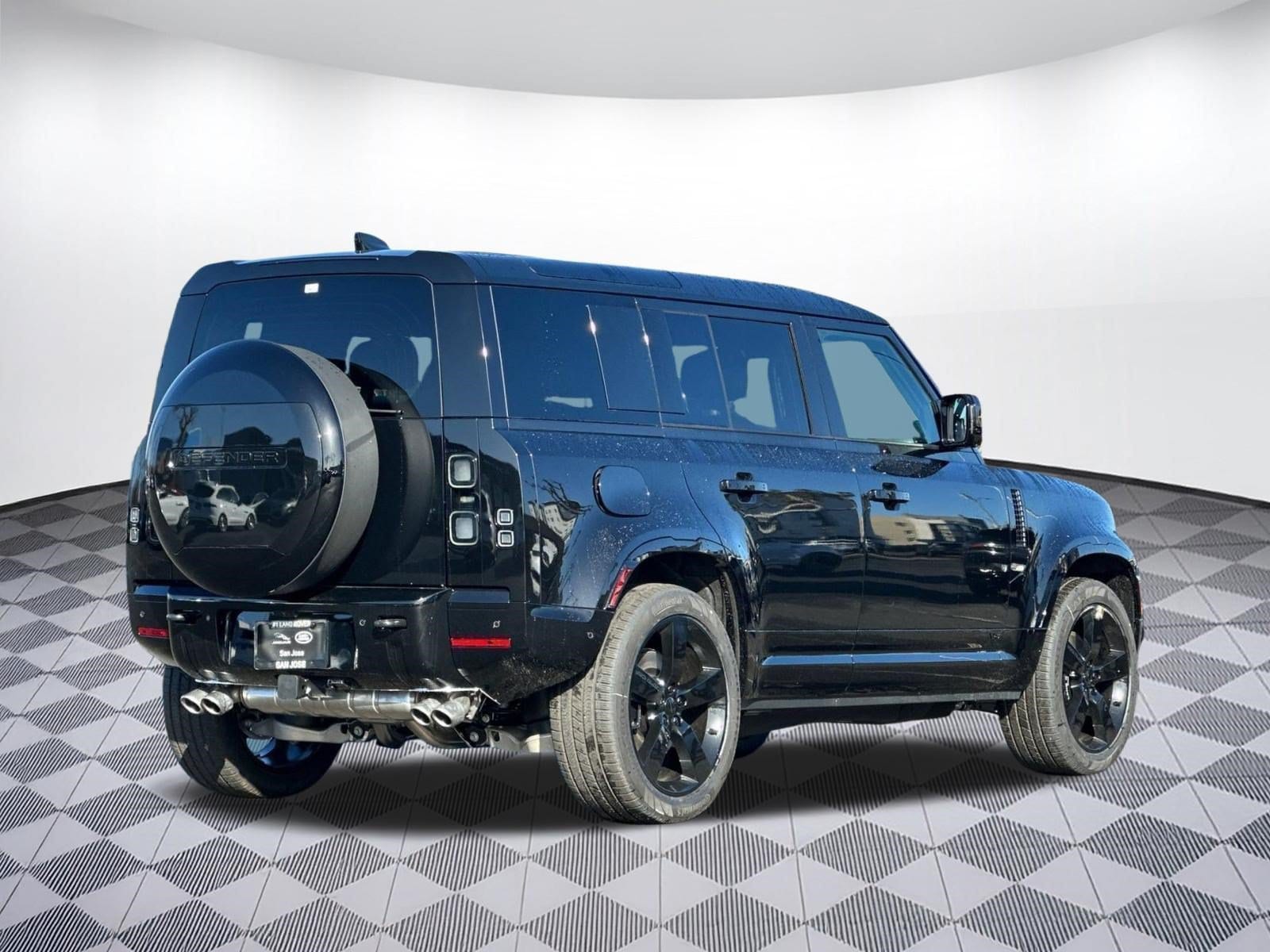 2026 Land Rover Defender V8 - Photo 8