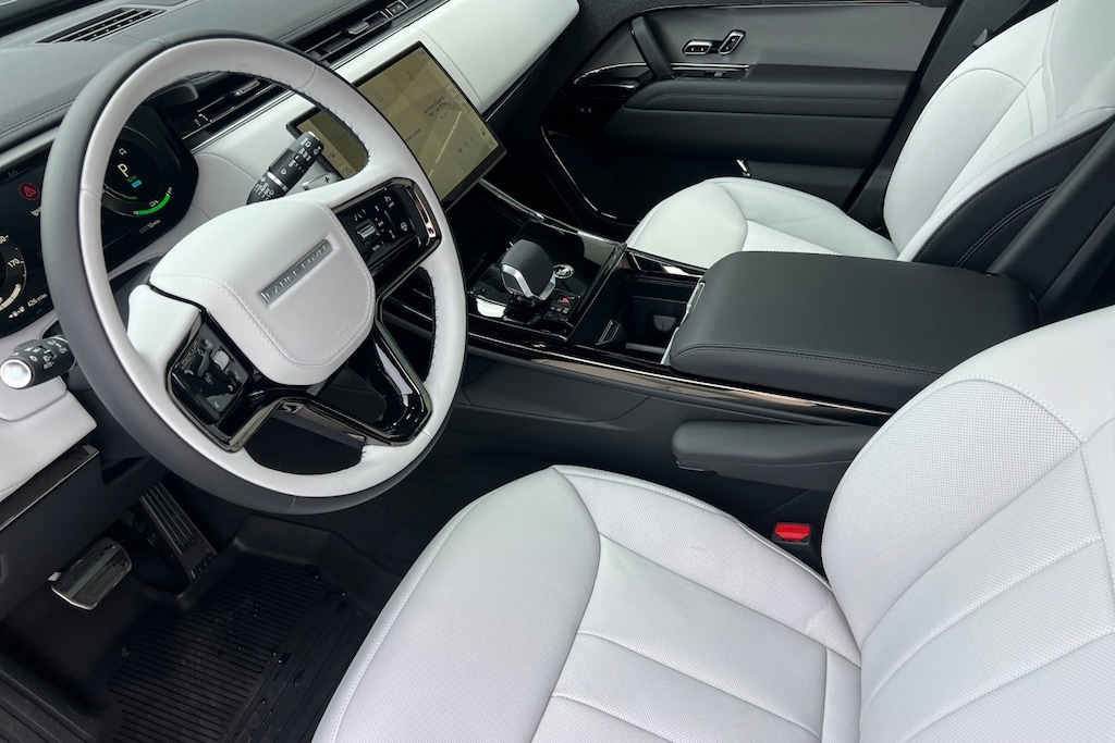 New 2026 Land Rover Range Rover Sport P460e Dynamic SE SUV