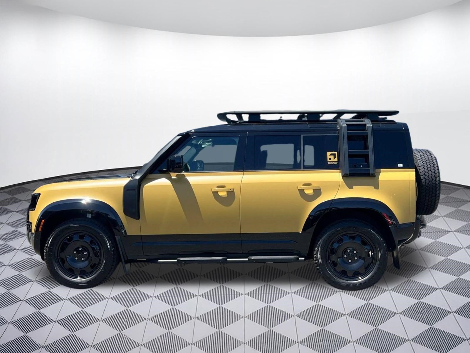 2026 Land Rover Defender 110 Trophy Edition - Sandglow Trophy Edition Deep Sandglow SUV