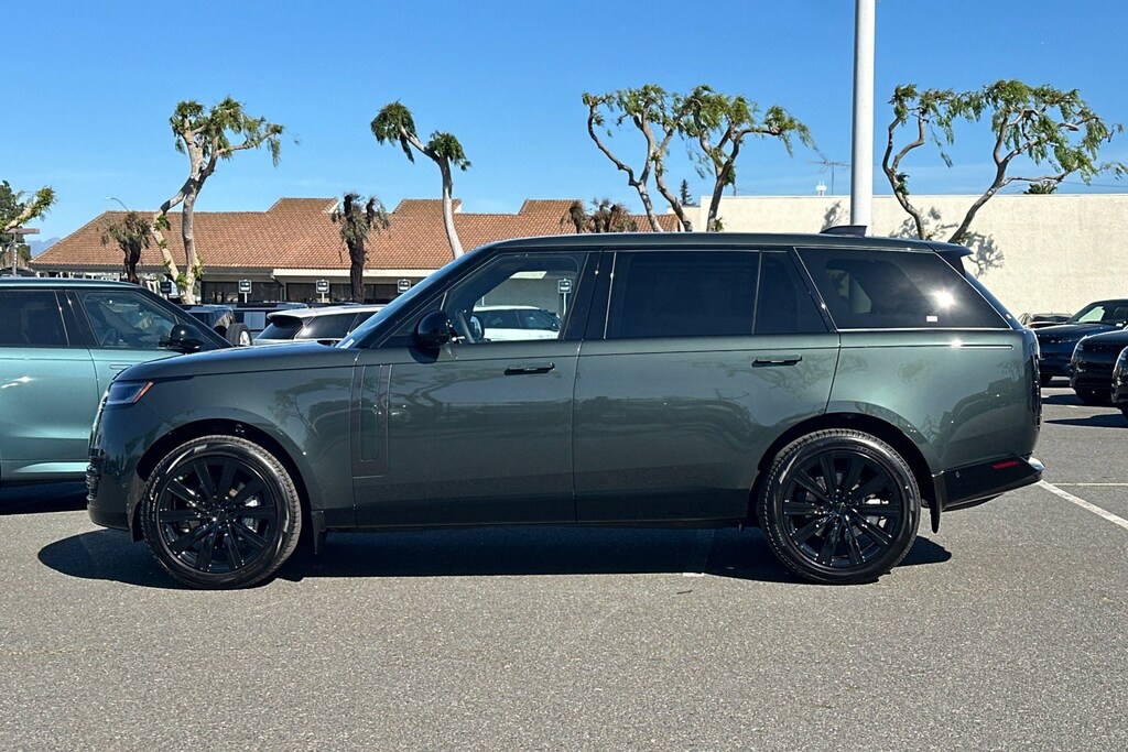 New 2026 Land Rover Range Rover P400 SE 7 Seat SUV