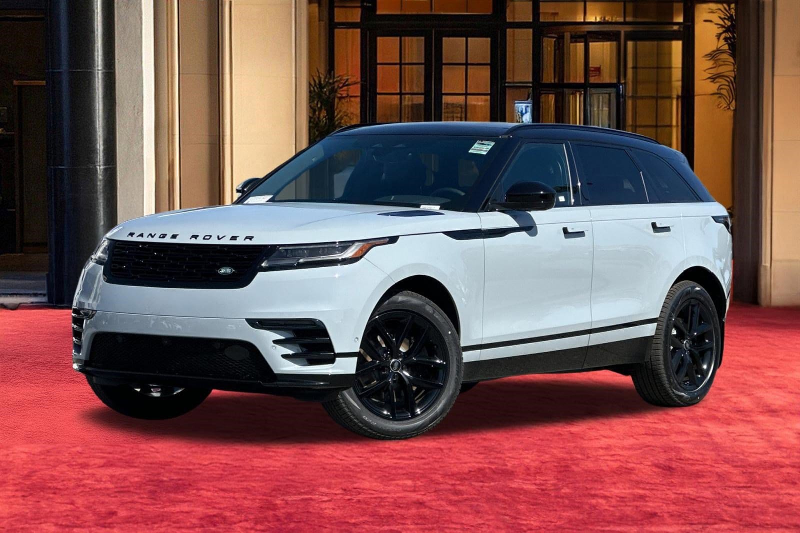 2026 Land Rover Range Rover Velar Dynamic SE