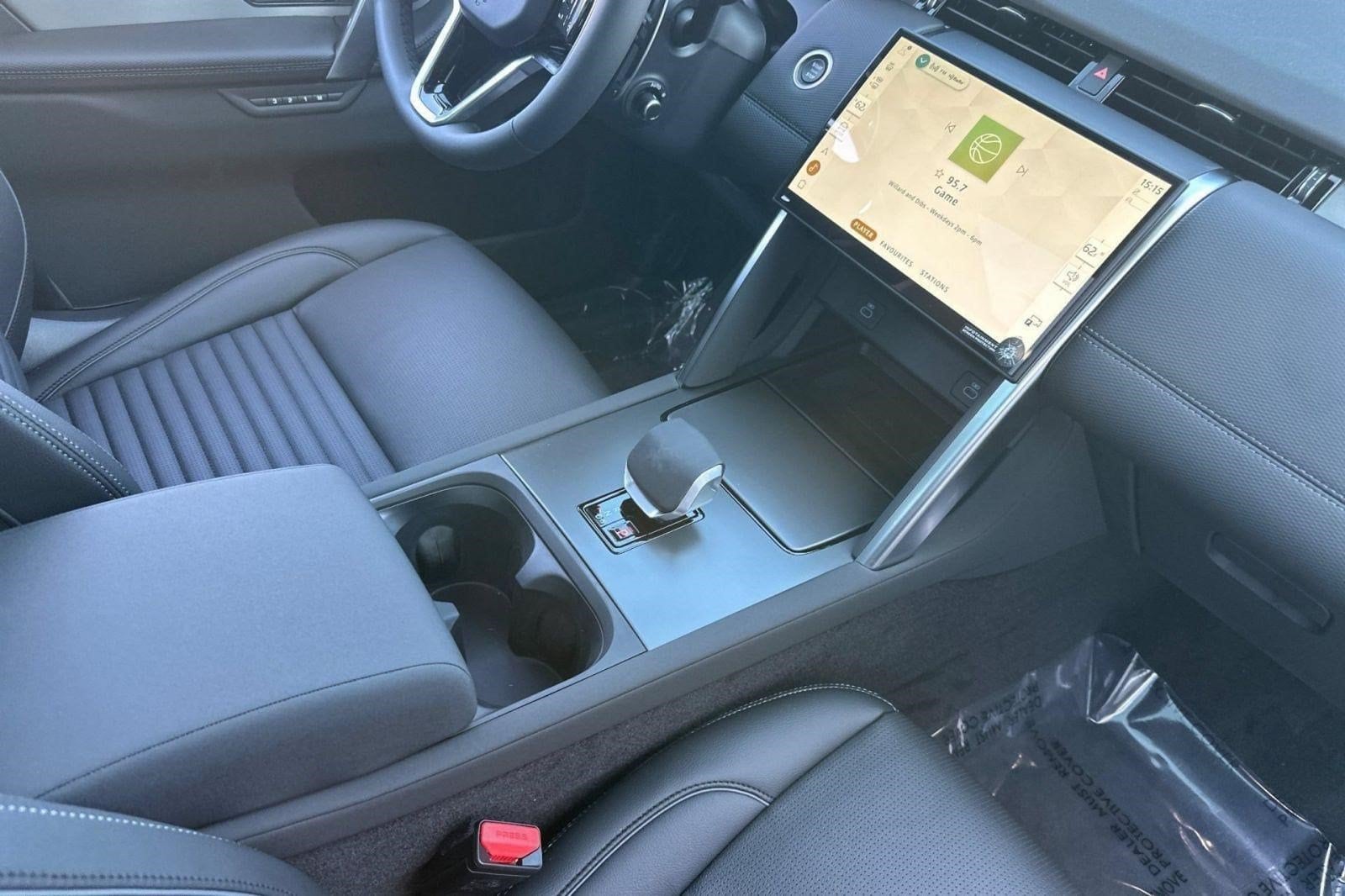 2025 Land Rover Discovery Sport Dynamic SE - Photo 15