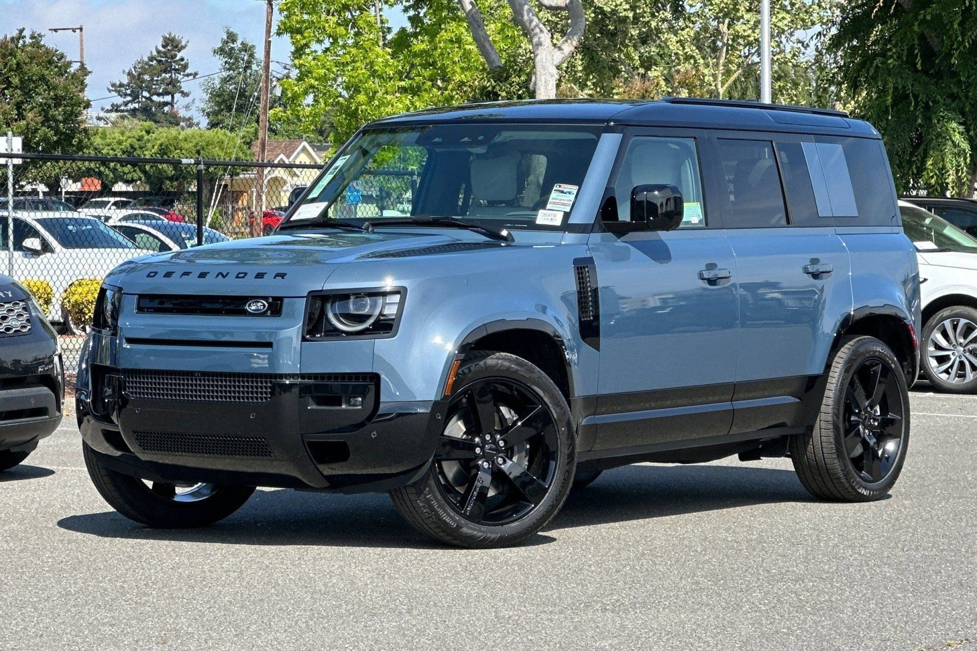 2026 Land Rover Defender 110 SUV 
