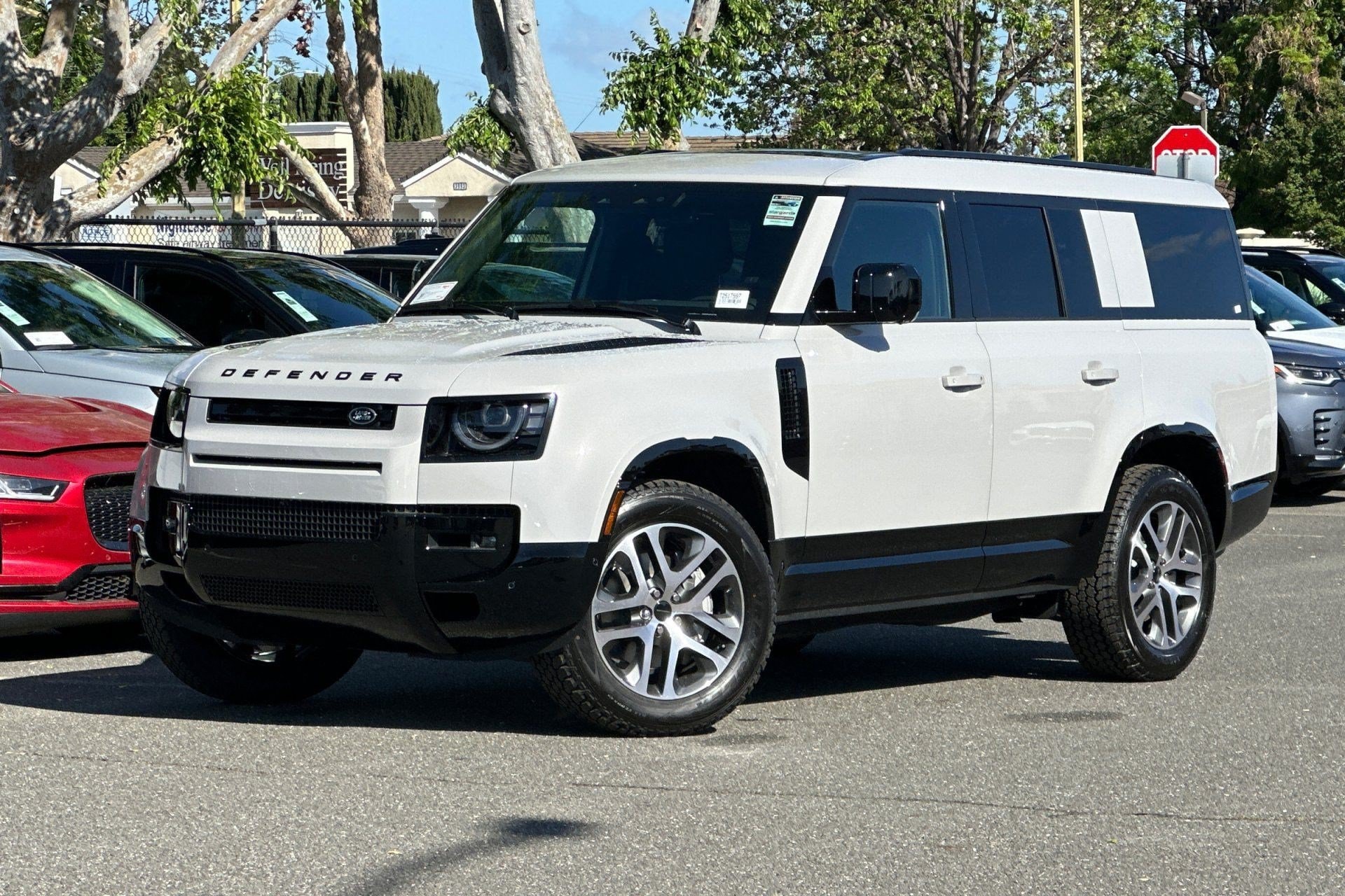2026 Land Rover Defender X-Dynamic SE - Photo 23