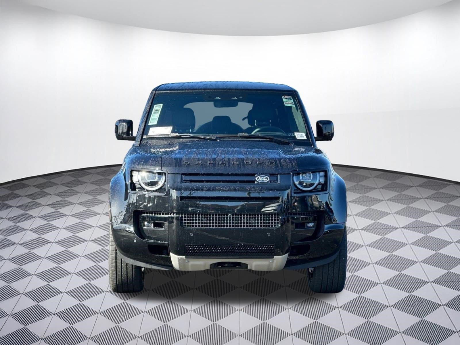 2026 Land Rover Defender V8 - Photo 6