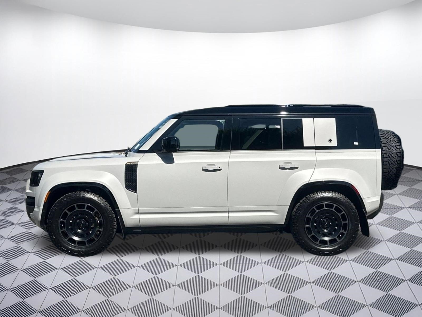 2026 Land Rover Defender 110 Octa SUV