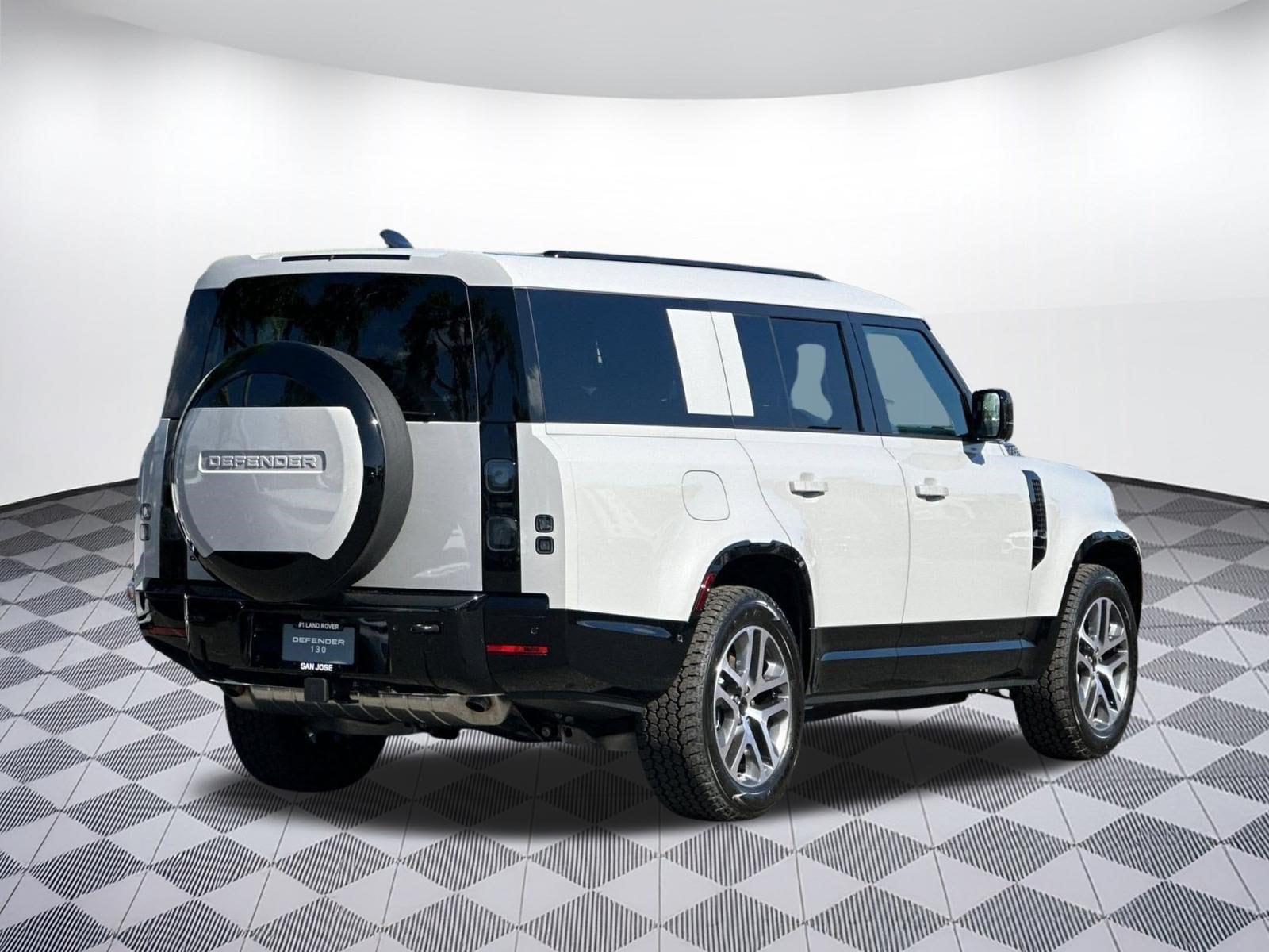 2026 Land Rover Defender X-Dynamic SE - Photo 6