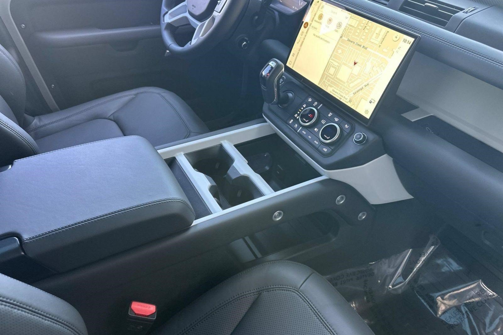 2026 Land Rover Defender X-Dynamic SE - Photo 28