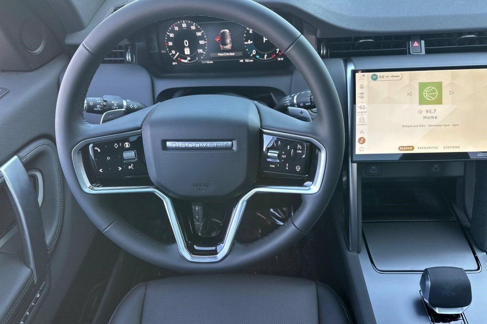 2025 Land Rover Discovery Sport Dynamic SE - Photo 10
