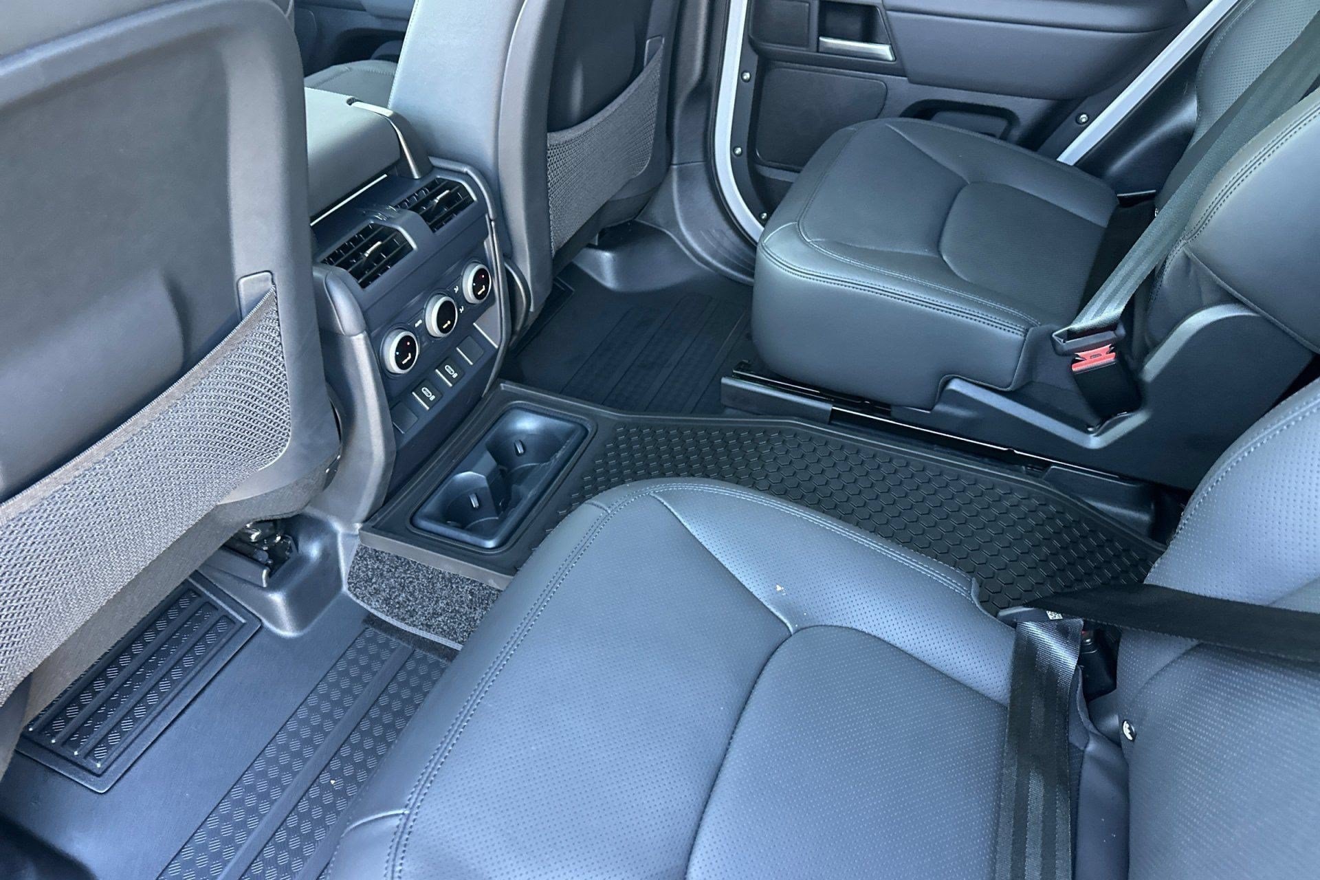 2026 Land Rover Defender X-Dynamic SE - Photo 21