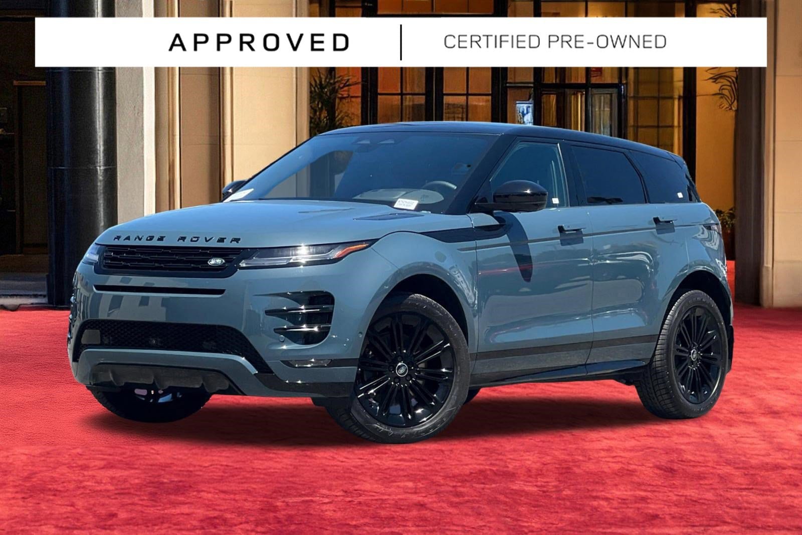 2026 Land Rover Range Rover Evoque Dynamic SE's photo