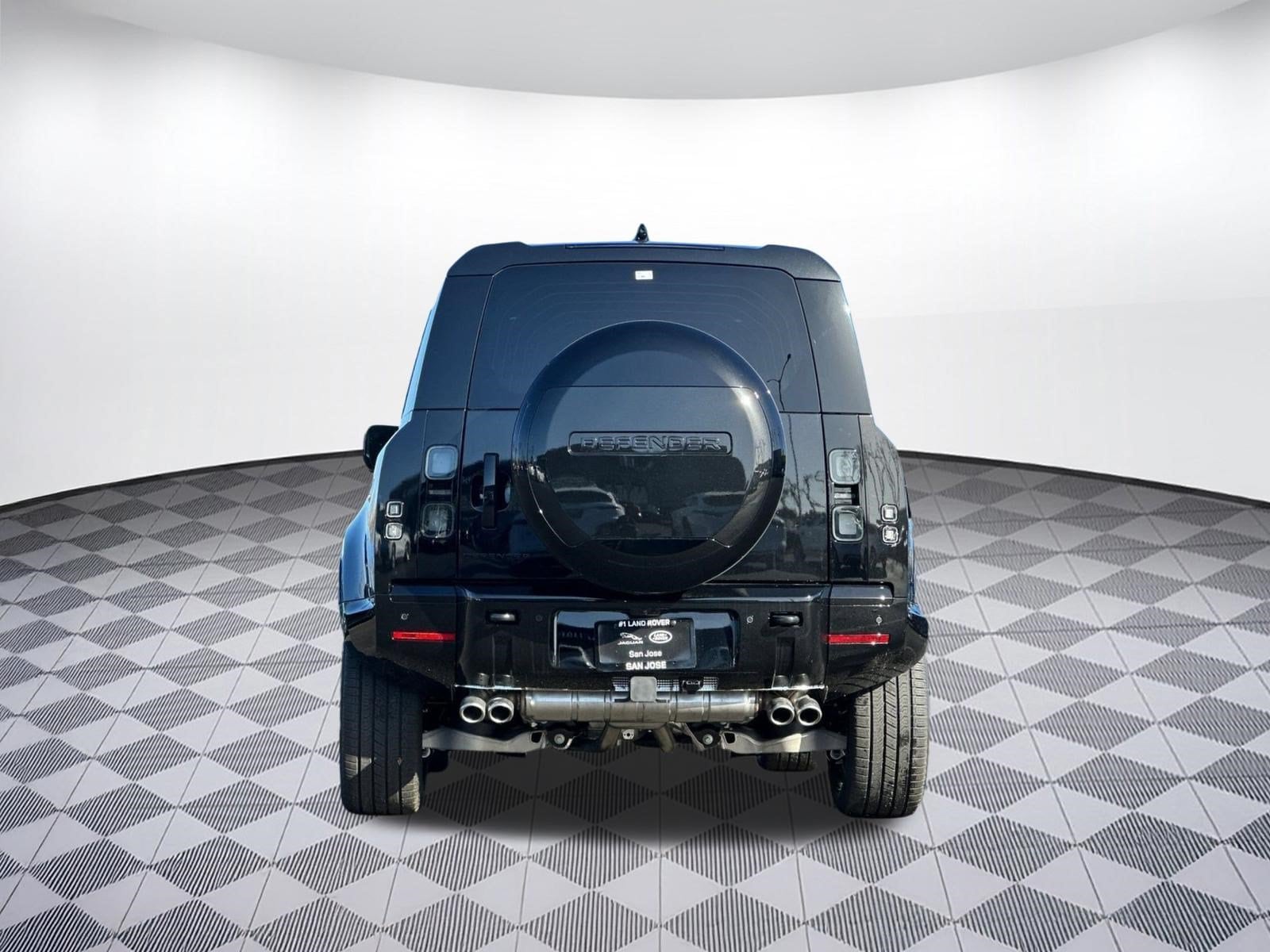 2026 Land Rover Defender V8 - Photo 9