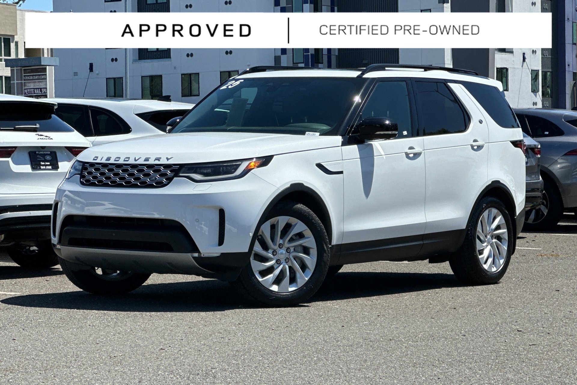 2025 Land Rover Discovery P300 S's photo