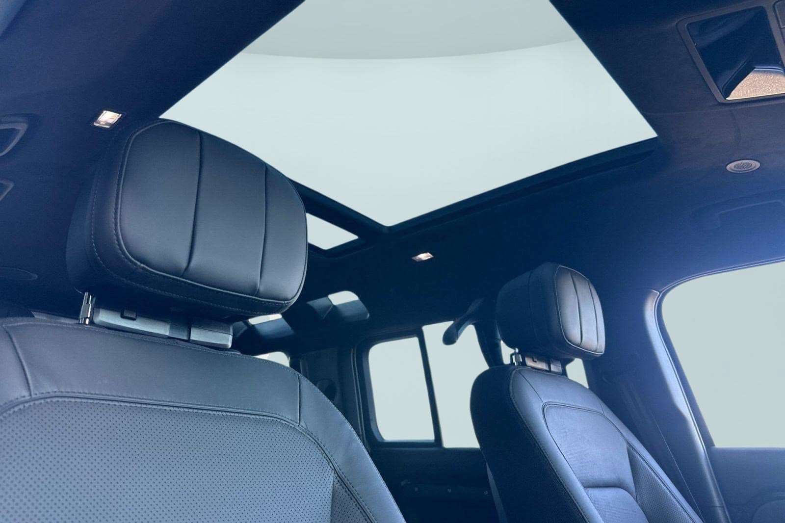 2026 Land Rover Defender V8 - Photo 19