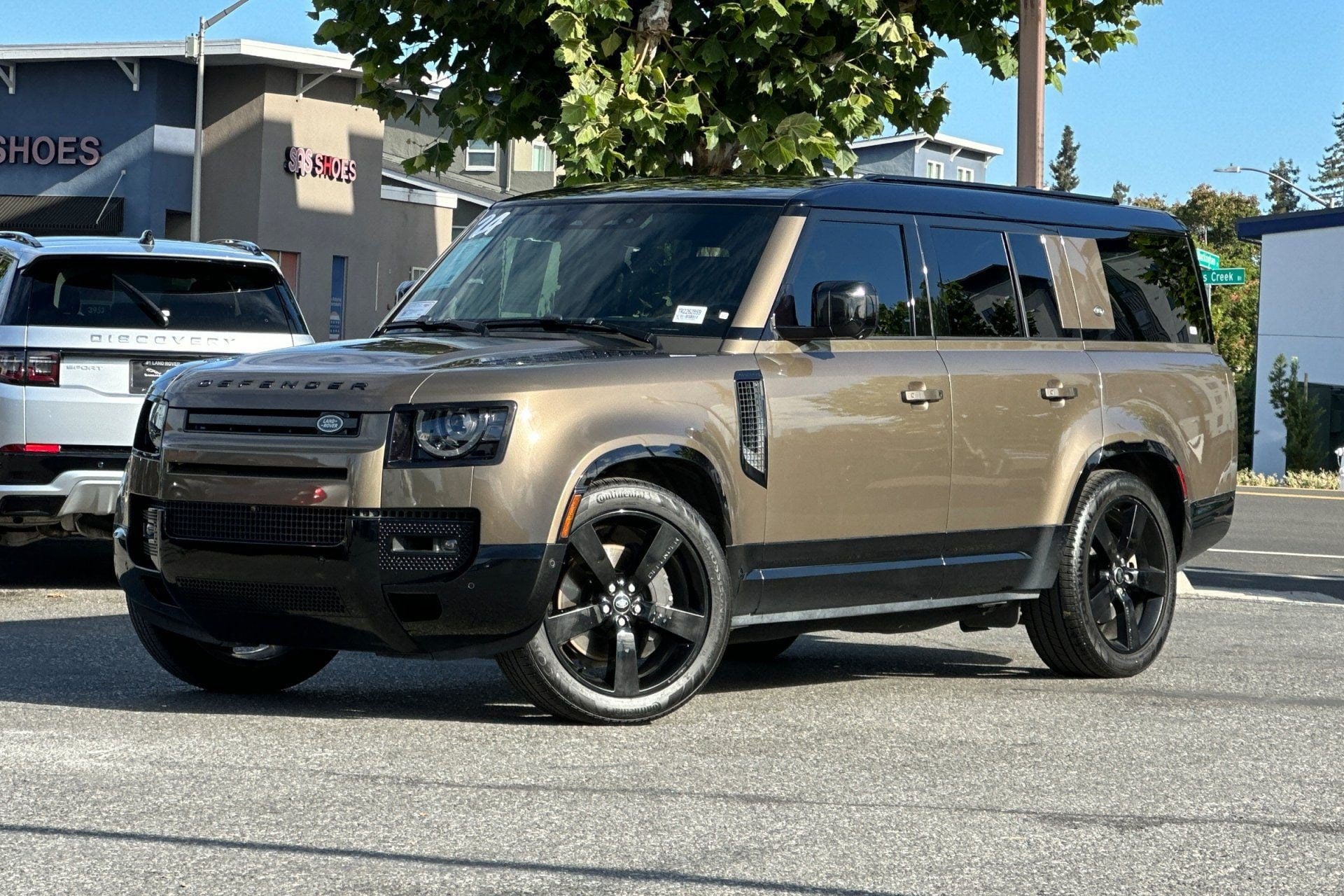 2024 Land Rover Defender 130 130 P400 X-Dynamic SE 