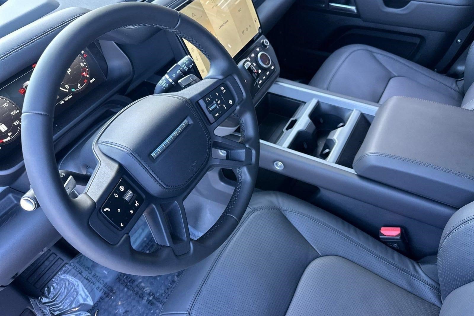 2026 Land Rover Defender V8 - Photo 4