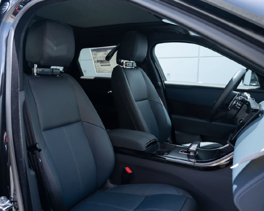 New 2026 Land Rover Range Rover Velar Dynamic SE P250 Dynamic SE