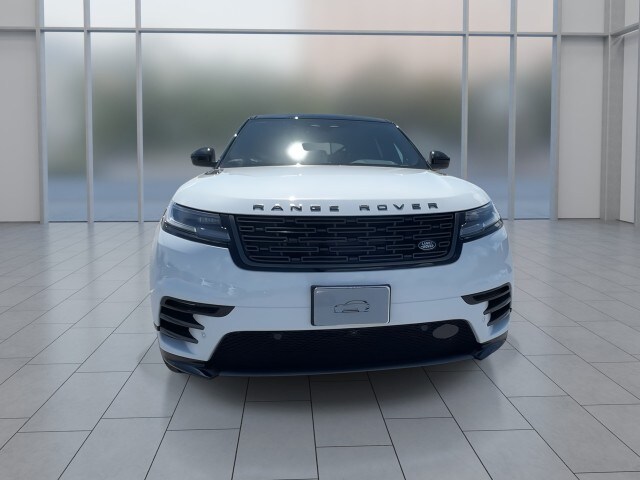 2026 Land Rover Range Rover Velar SE photo 3