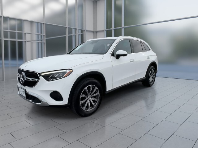 2024 Mercedes Benz GLC 300 photo 4