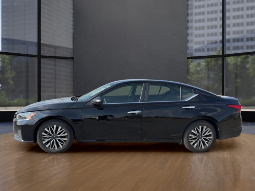 Used 2025 Nissan Altima SV Sedan