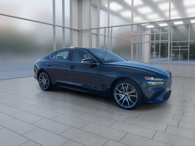 2024 Genesis G70 2.5T photo 2