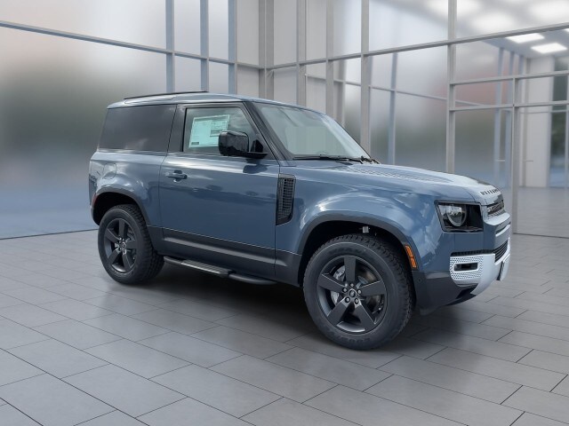 2025 Land Rover Defender 90 S photo 2