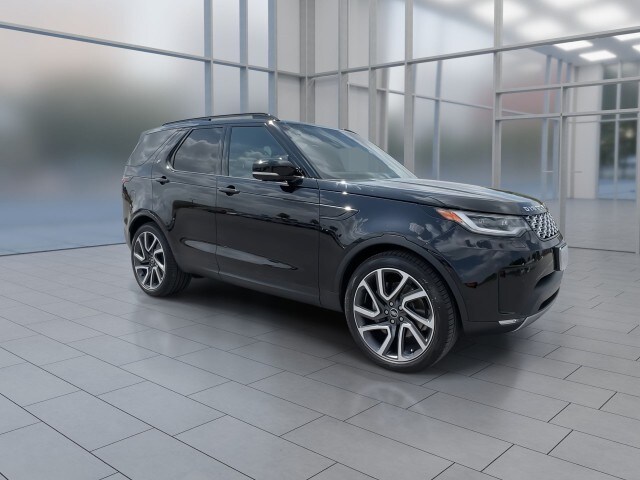 2025 Land Rover Discovery S photo 2