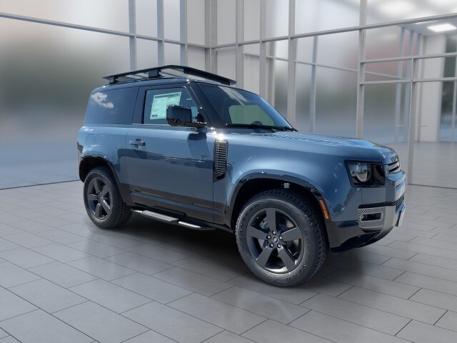 2025 Land Rover Defender 90 X-Dynamic SE photo 2