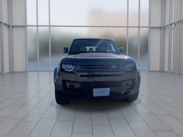 2026 Land Rover Defender S photo 3