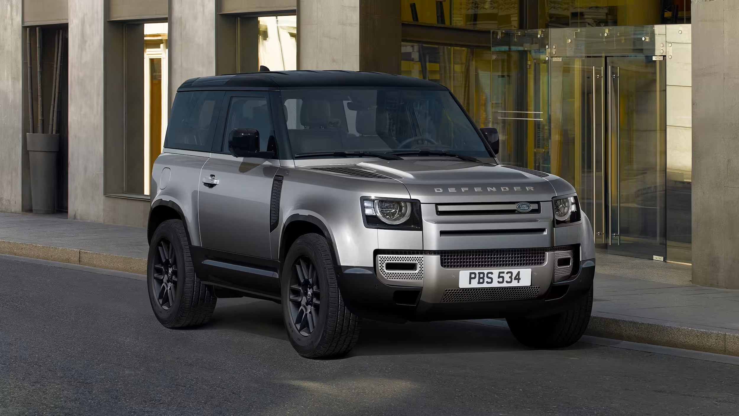 2025 Defender 90 X-Dynamic SE Model Starting at $68,500