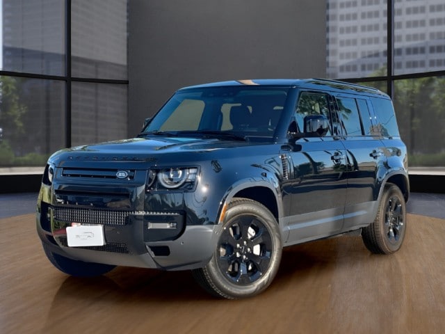 2026 Land Rover Defender S's photo