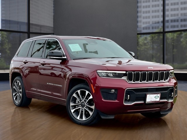 2023 Jeep Grand Cherokee Overland's photo