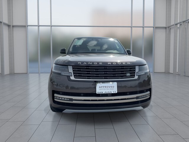 2024 Land Rover Range Rover SE photo 3