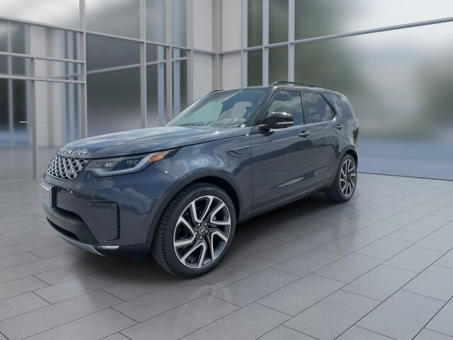 2025 Land Rover Discovery S photo 4