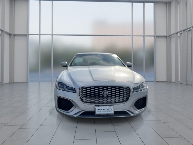 2022 Jaguar XF S photo 3