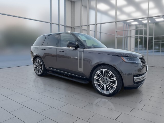 2024 Land Rover Range Rover SE photo 2